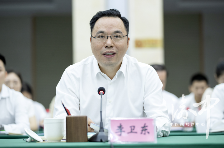 李卫东代表巫溪县委,县人大常委会,县政府,县政协对渝中区一直以来的